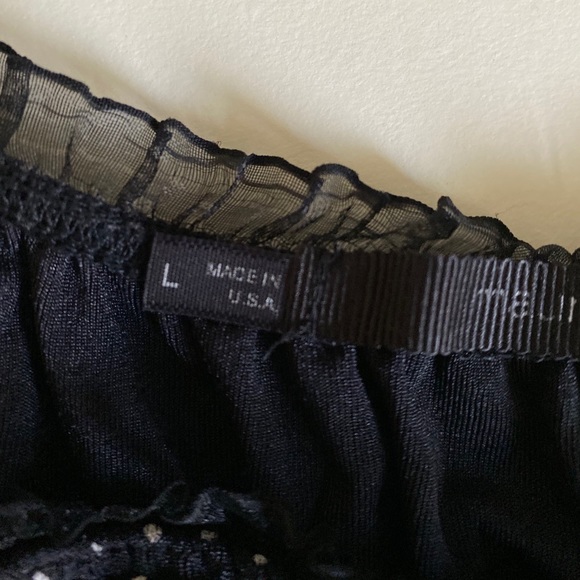 Cute polka dot top. - Picture 2 of 2